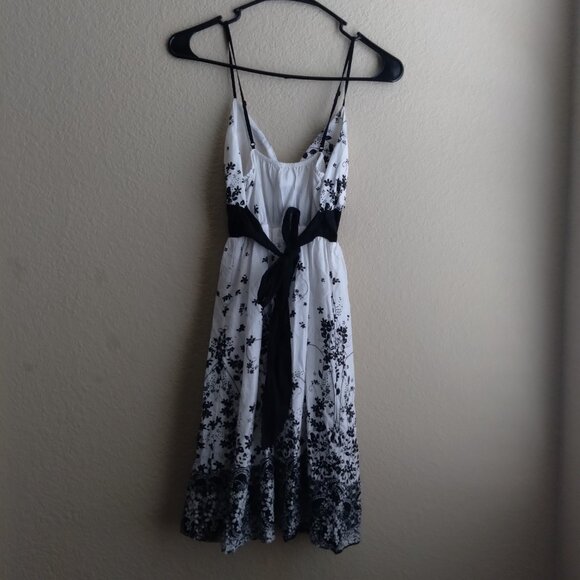 Vintage Y2K White and Black Floral Mini Dress with Tie Ribbon Detail - Picture 3 of 5